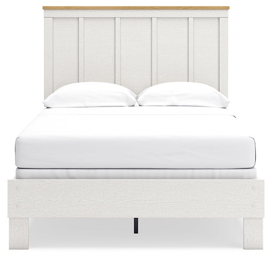 Linnocreek  Panel Bed